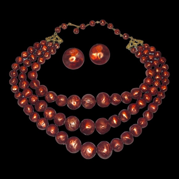 Vintage Multi-strand Necklace with Matching Clip On Earrings - Picture 7 of 7